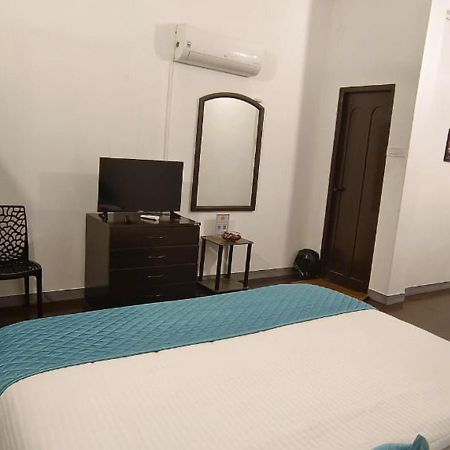 Brick Castle Hotel Chennai Exterior photo