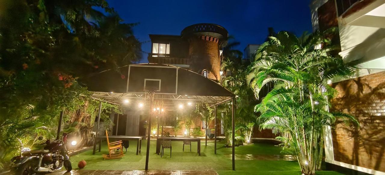 Brick Castle Hotel Chennai Exterior photo
